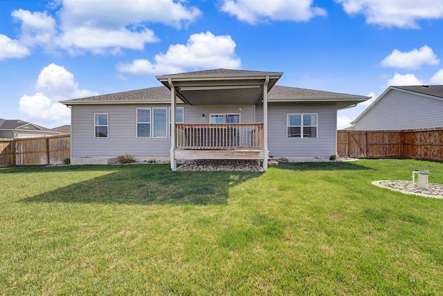608 Covey Ct, Salina, KS 67401