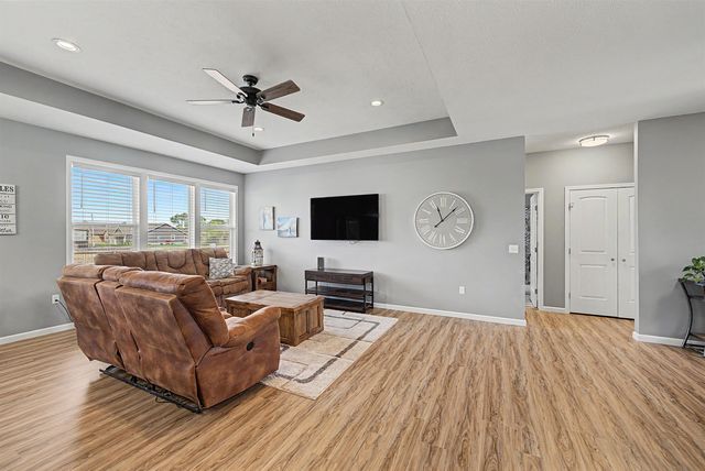 608 Covey Ct, Salina, KS 67401