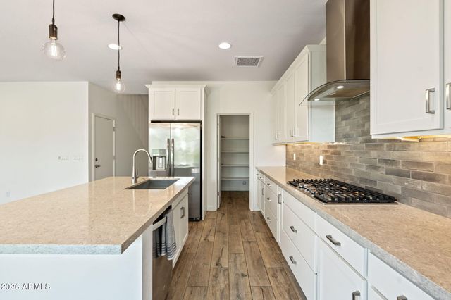 6429 N 17TH Street, Phoenix, AZ 85016