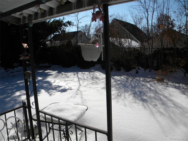 51 Clyde Street, New Hyde Park, NY 11040