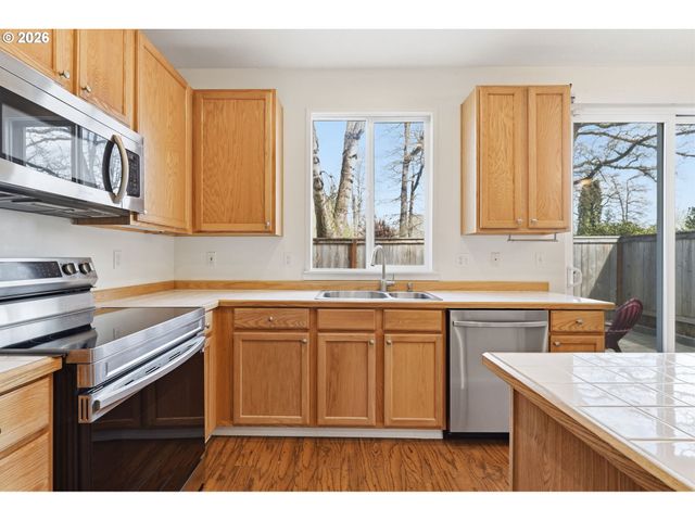 18529 Sw CASCADE Dr, Beaverton, OR 97003