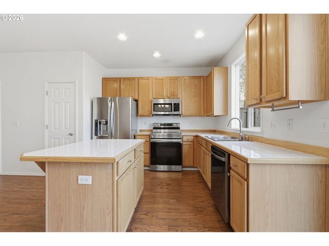 18529 Sw CASCADE Dr, Beaverton, OR 97003