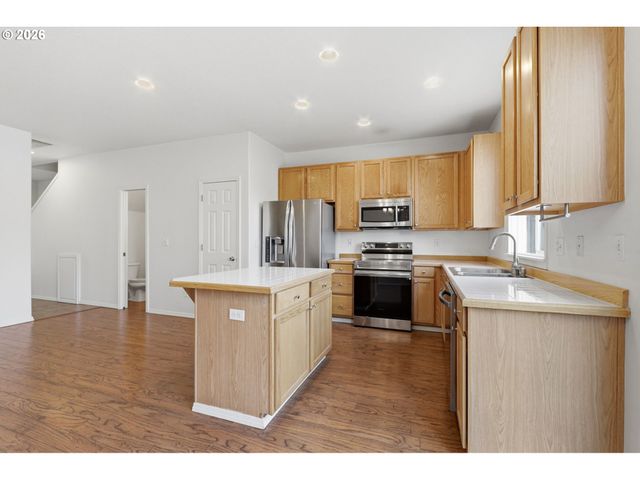 18529 Sw CASCADE Dr, Beaverton, OR 97003