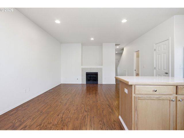 18529 Sw CASCADE Dr, Beaverton, OR 97003