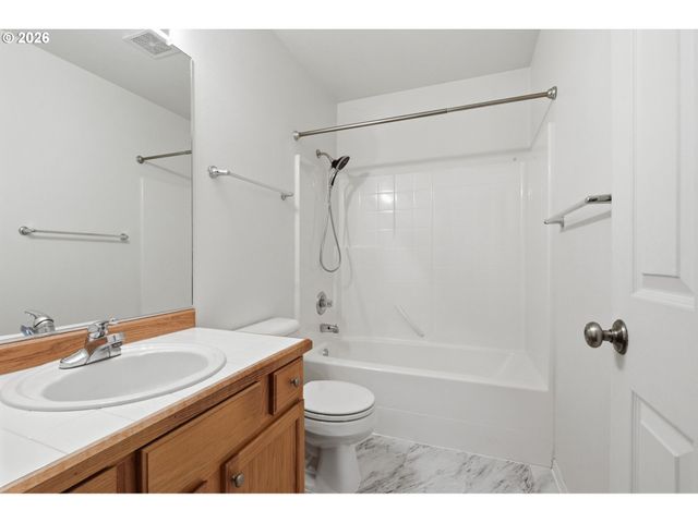 18529 Sw CASCADE Dr, Beaverton, OR 97003