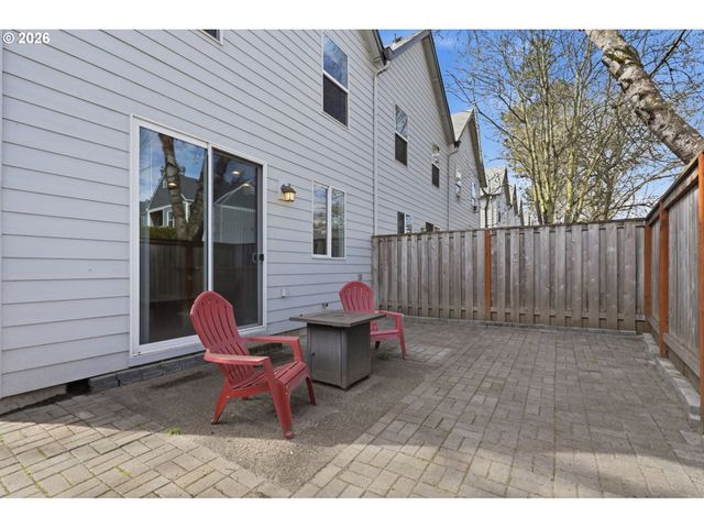 18529 Sw CASCADE Dr, Beaverton, OR 97003