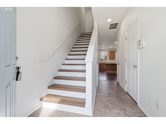 18529 Sw CASCADE Dr, Beaverton, OR 97003