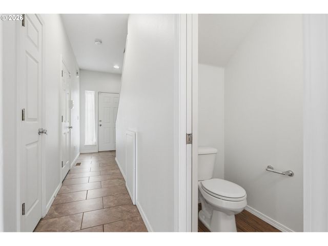 18529 Sw CASCADE Dr, Beaverton, OR 97003