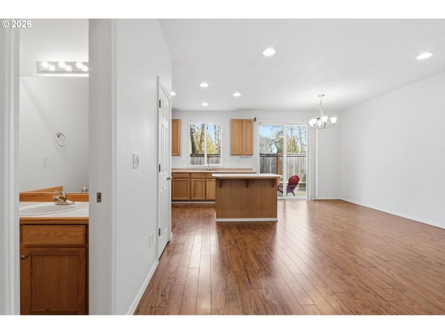 18529 Sw CASCADE Dr, Beaverton, OR 97003