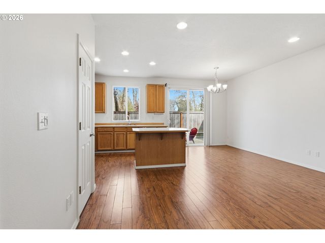 18529 Sw CASCADE Dr, Beaverton, OR 97003