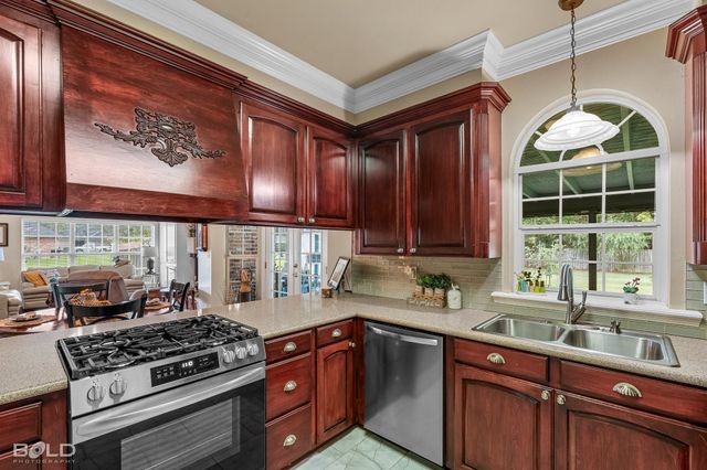 10722 Provence Place, Keithville, LA 71047