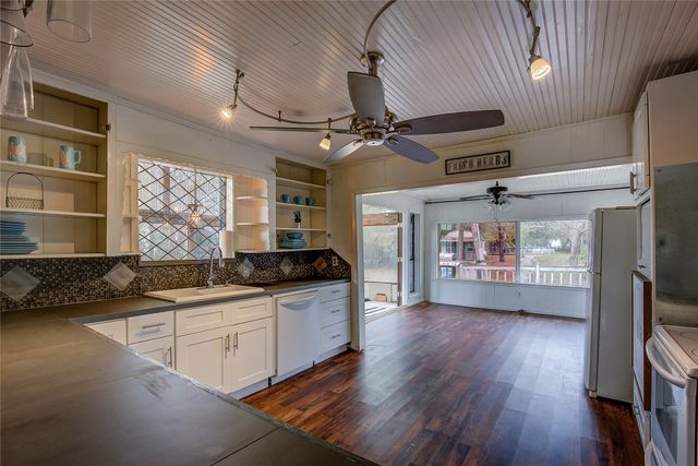 25468 US Highway 80, Grand Saline, TX 75140