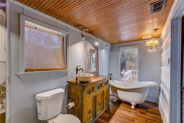 25468 US Highway 80, Grand Saline, TX 75140