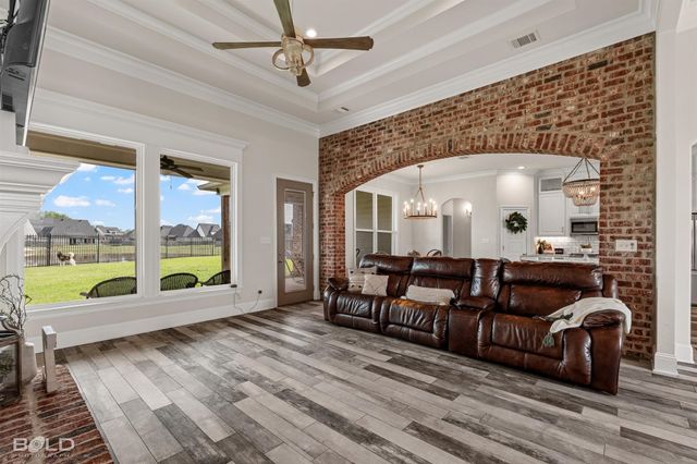 660 Dumaine Drive, Bossier City, LA 71111