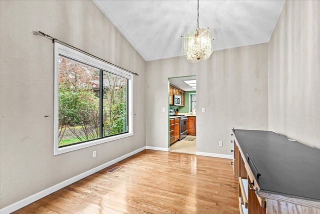 2468 Republic Way, Medford, OR 97504