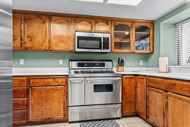 2468 Republic Way, Medford, OR 97504