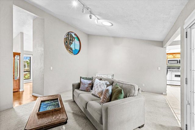 2468 Republic Way, Medford, OR 97504