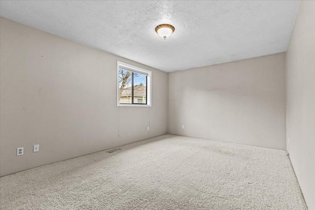 2468 Republic Way, Medford, OR 97504