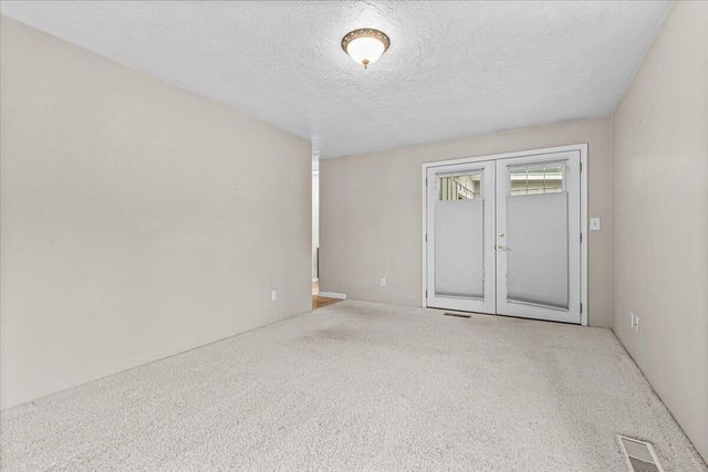 2468 Republic Way, Medford, OR 97504