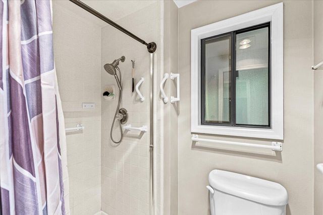 2468 Republic Way, Medford, OR 97504