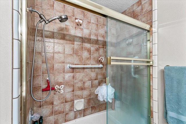 2468 Republic Way, Medford, OR 97504