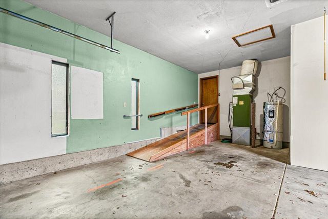 2468 Republic Way, Medford, OR 97504