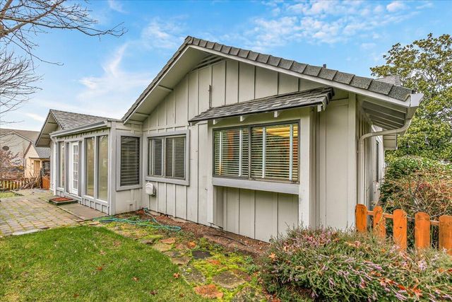 2468 Republic Way, Medford, OR 97504