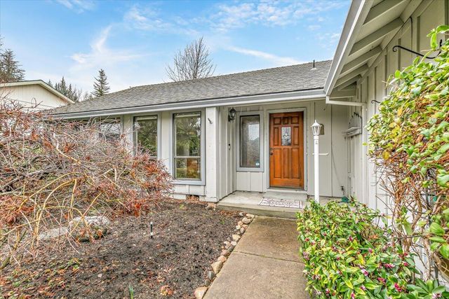 2468 Republic Way, Medford, OR 97504