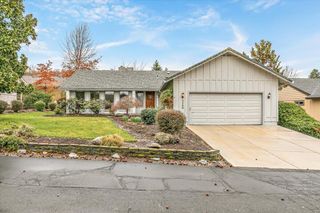 2468 Republic Way, Medford, OR 97504