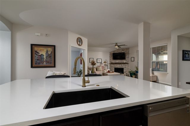 7902 Red Moon Trail, Fort Worth, TX 76131