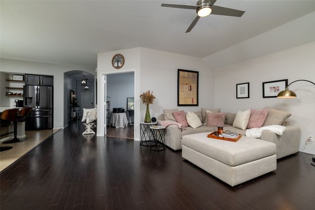 7902 Red Moon Trail, Fort Worth, TX 76131