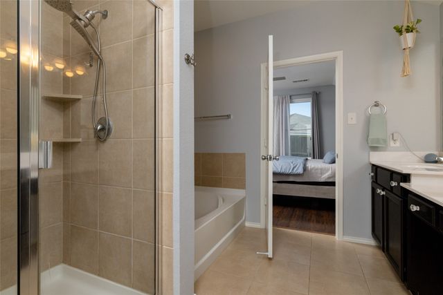 7902 Red Moon Trail, Fort Worth, TX 76131