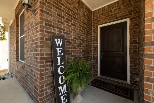 7902 Red Moon Trail, Fort Worth, TX 76131