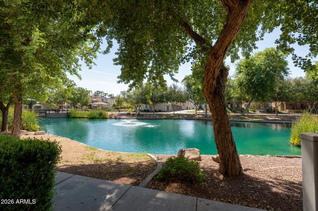 2670 S VOYAGER Drive 112, Gilbert, AZ 85295