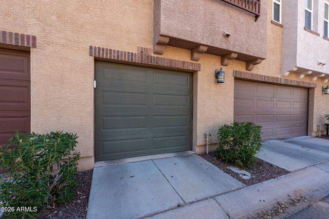 2670 S VOYAGER Drive 112, Gilbert, AZ 85295