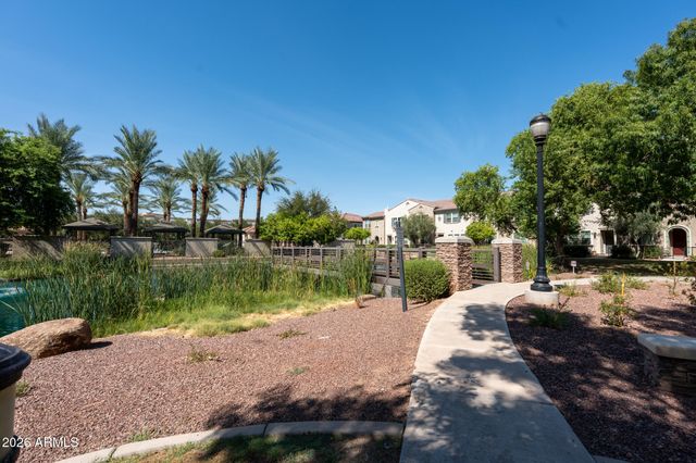 2670 S VOYAGER Drive 112, Gilbert, AZ 85295