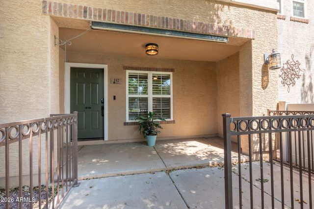 2670 S VOYAGER Drive 112, Gilbert, AZ 85295