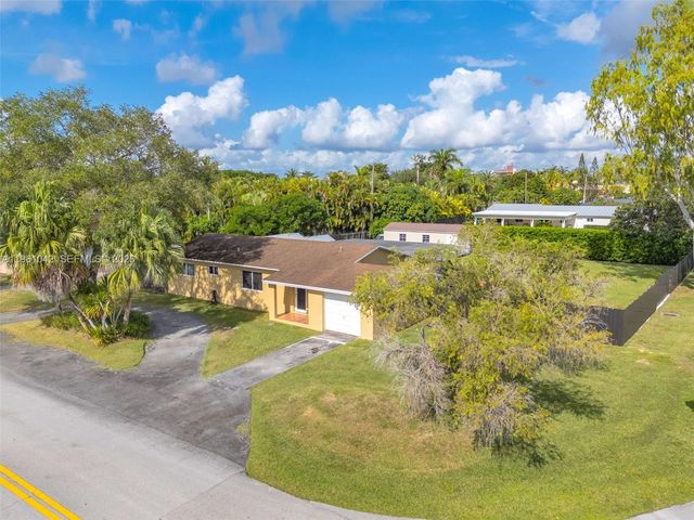 10901 SW 116th St, Miami, FL 33176