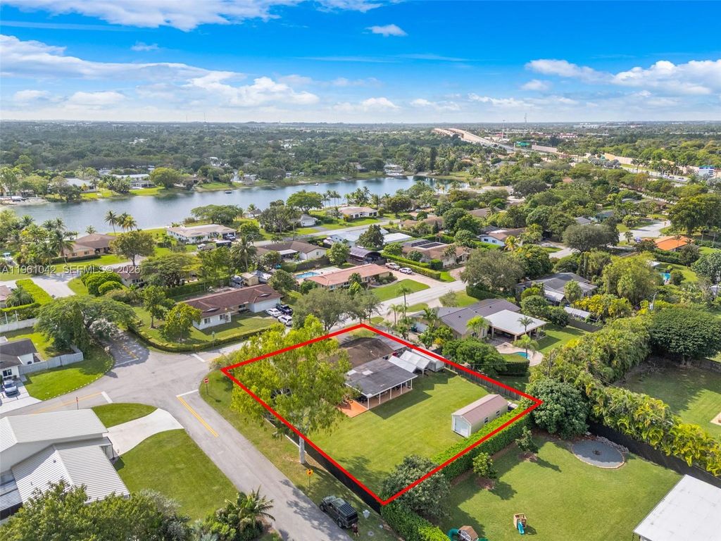 10901 SW 116th St, Miami, FL 33176