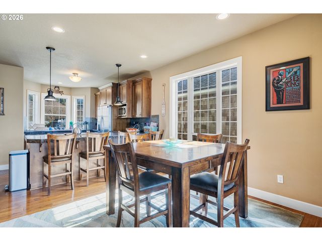 549 FRONT St, Rockaway Beach, OR 97136