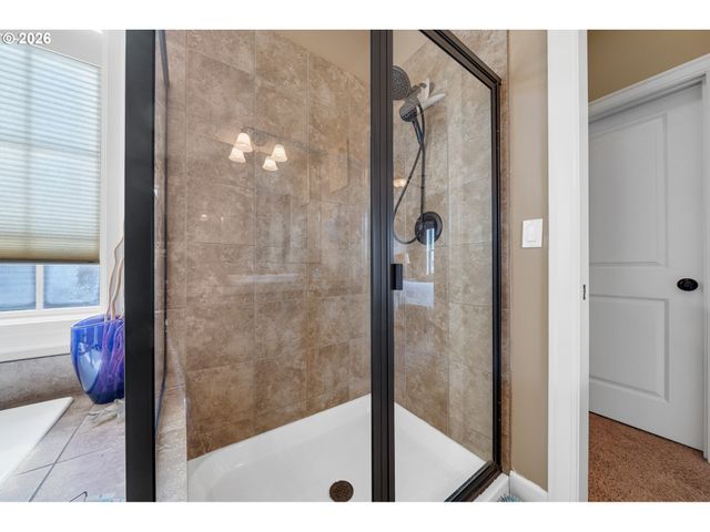 549 FRONT St, Rockaway Beach, OR 97136