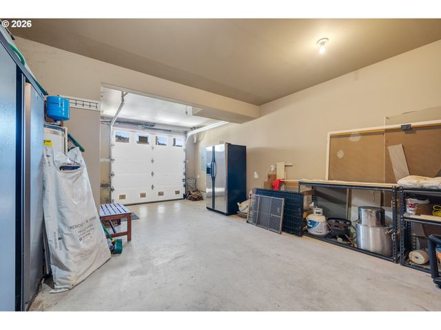 549 FRONT St, Rockaway Beach, OR 97136