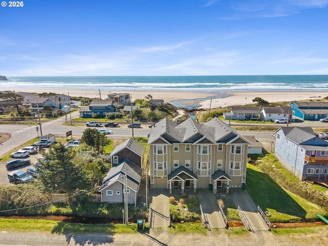 549 FRONT St, Rockaway Beach, OR 97136