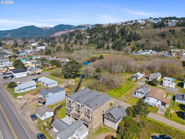 549 FRONT St, Rockaway Beach, OR 97136