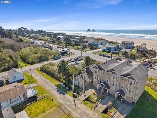 549 FRONT St, Rockaway Beach, OR 97136