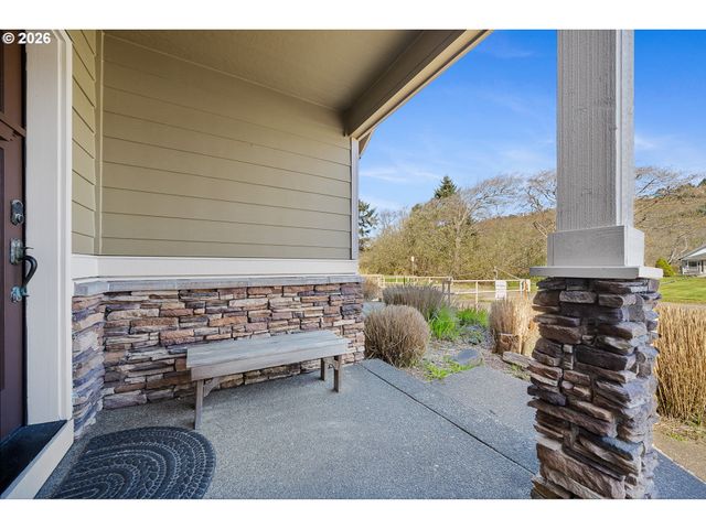 549 FRONT St, Rockaway Beach, OR 97136