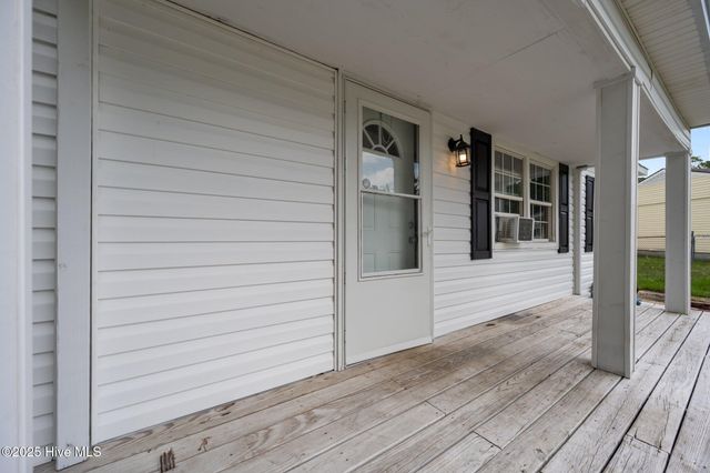 146 Ash Court, Hubert, NC 28539