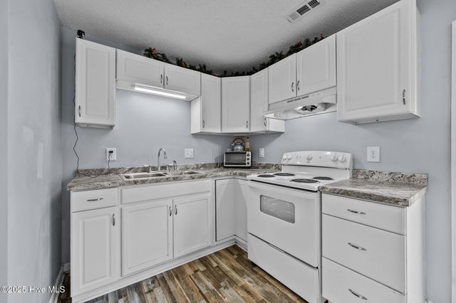146 Ash Court, Hubert, NC 28539