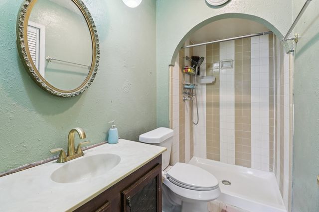 326 E Ferndale Lane, Grand Prairie, TX 75052