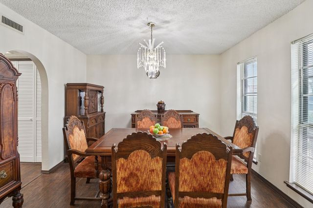 326 E Ferndale Lane, Grand Prairie, TX 75052